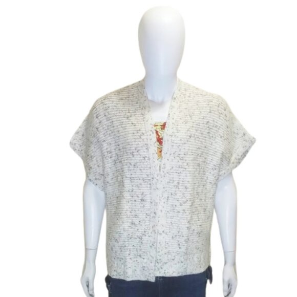 NWT Women's Plus Size Knit Open-Front Vest - Universal Thread [124] - Picture 1 of 6